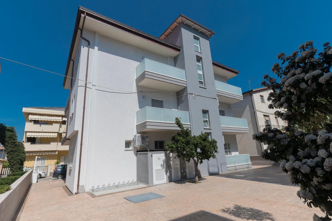 Bed and Breakfast Pineta Del Mare Alba Adriatica Exterior foto